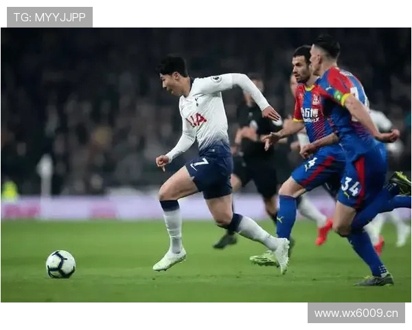 扬·保罗·范海克本赛季在英超表现稳健,防守数据持续提升