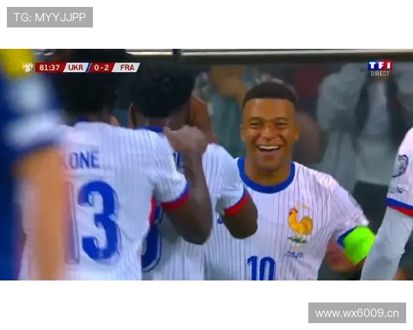 姆巴佩右脚射门