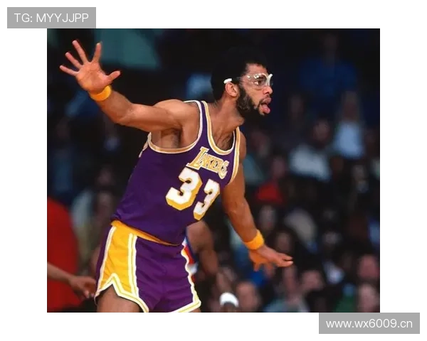 贾巴尔天勾统治力再现：对比现代内线得分效率优势显著